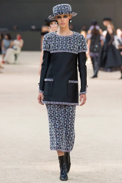 Look 46